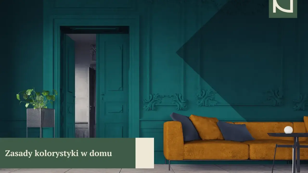 Wnętrze z drzwiami i kanapą w odcieniach zieleni i złota. Harmonia barw tworzy elegancką przestrzeń.