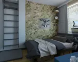 Pokój młodzieżowy z tapetą moro, łóżkiem, biurkiem i dekoracjami w stylu militarnym.