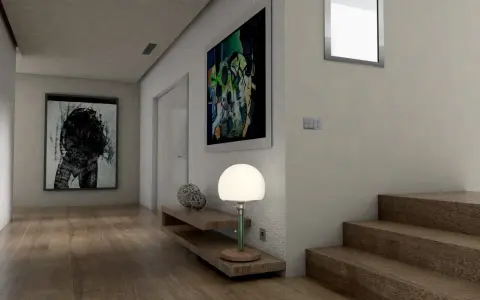 Nowoczesny przedpokój w stylu glamour z drewnianą podłogą, abstrakcyjnymi obrazami i minimalistyczną lampą.